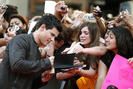 Stars shine at 2009 MuchMusic Video Awards in Toronto