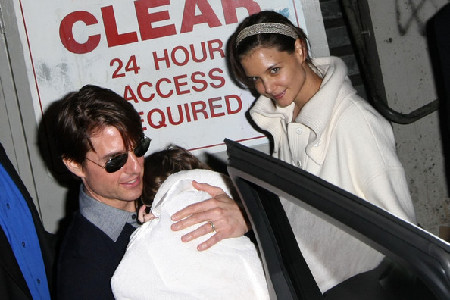 Tom, Katie & Suri leaving the theatre in Melbourne