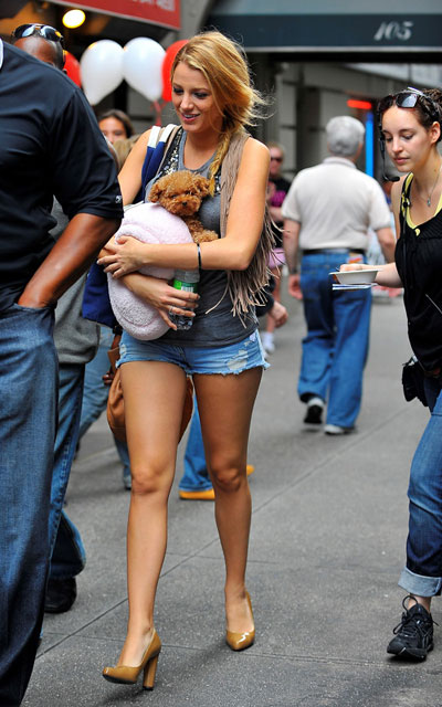Actress Blake Lively is seen on the set of the television series Gossip 