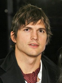 Ashton Kutcher terrified by plane scare