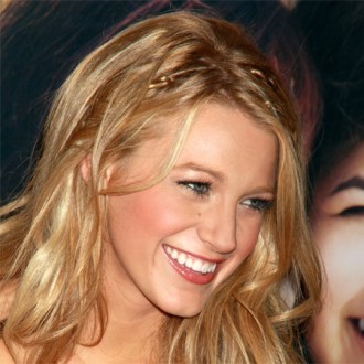 Blake Lively's hip trick