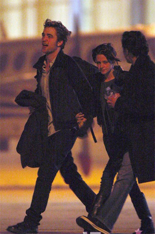 Pattinson and Stewart spotted hand in hand in London