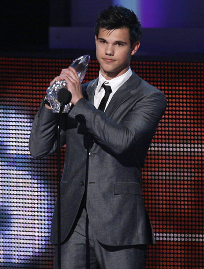 Taylor Lautner at the 2010 People's Choice Awards in L.A.
