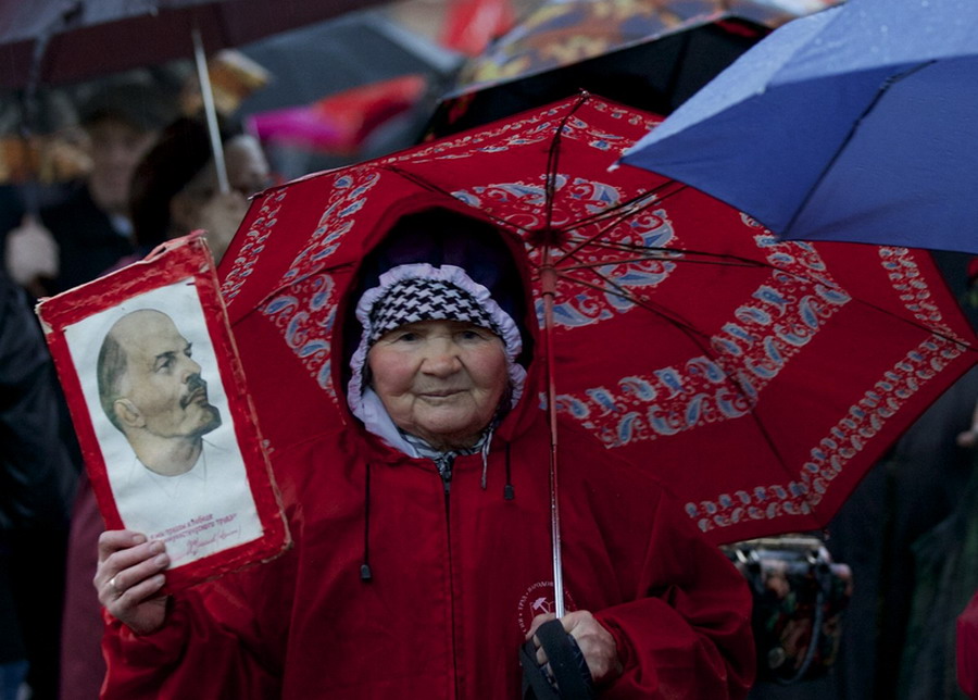 Moscow commemorates October Revolution