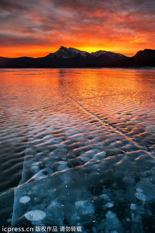 Stunning bubbles on ice pose danger