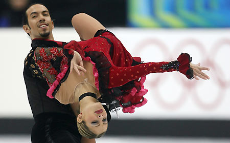 Tanith Belbin and Benjamin Agosto from the U.S. perform their free dance in the ice dancing competition during the Figure Skating at the Torino 2006 Winter Olympic Games in Turin, Italy, February 20, 2006. [Reuters]