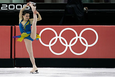 Sasha Cohen from the U.S. performs in the women's short program during the Figure Skating competition at the Torino 2006 Winter Olympic Games in Turin, Italy, February 21, 2006. [Reuters]