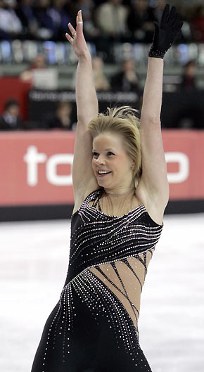 Elena Sokolova of Russia finishes in the women's free program during the Figure Skating competition at the Torino 2006 Winter Olympic Games in Turin, Italy, February 23, 2006.[Reuters]