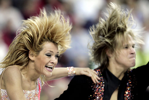 Bulgaria's Albena Denkova (L) and Maxim Staviski 
