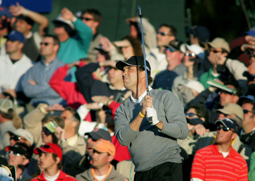 Stephen Ames of Calgary, Canada tees off on the 17th hole during the final round at The Players Championship golf tournament in Ponte Vedra Beach, Florida on March 26, 2006. Ames won the tournament finishing 14 under par with a score of 274. [Reuters]