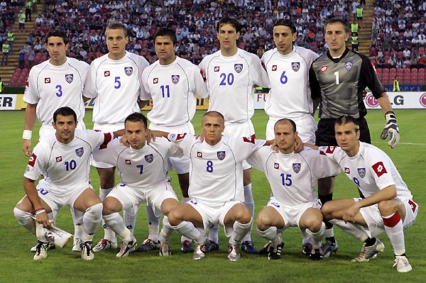 Serbia and Montenegro's national soccer team pose for the picture before match against Belgium in Belgrade June 4, 2005. Front row (L-R) Dejan Stankovic, Ognjen Koroman, Zvonimir Vukic, Igor Duljaj, Danijel Ljuboja, back row (L-R) Ivica Dragutinovic, Nemanja Vidic, Nenad Jestrovic, Mladen Krstajic, Goran Gavrancic and Dragoslav Jevric. [Reuters]