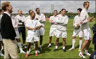 Prince William laughs at Peter Crouch's robotic dance