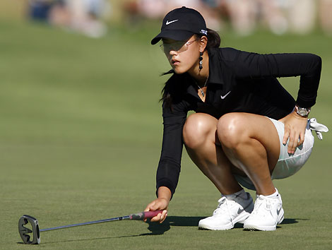 Michelle Wie from Hawaii lines 