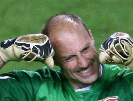 Kasey Keller of the U.S. celebrates at the end of their Group E World Cup 2006 soccer match against Italy in Kaiserslautern June 17, 2006.