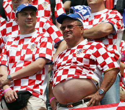 Croatia fans wait in the stands before the Group F World Cup 2006 soccer match between Japan and Croatia in Nuremberg June 18, 2006. [Reuters]