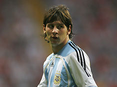 Argentina's Lionel Messi walks on the pitch during their Group C World Cup 2006 soccer match against the Netherlands in Frankfurt June 21, 2006.