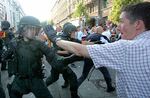 England and Germany soccer fans clash in Stuttgart city centre during the World Cup tournament June 24, 2006. [Reuters]
