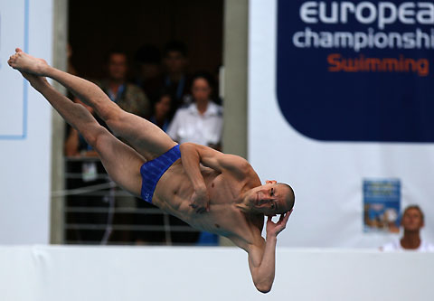 Alexander Dobroskok of Russia competes in the men's 1m springboard final diving competition during the European Aquatic Championships in Budapest, Hungary August 2, 2006.