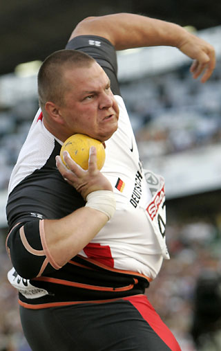 Germany's Ralf Bartels competes in the men's shot put final at the European athletics championships in Gothenburg, August 7, 2006. 