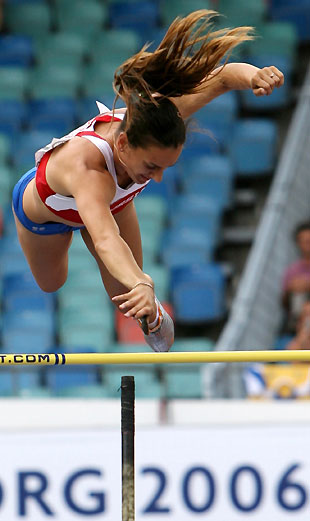 Russia's Yelena Isinbayeva clears the bar in the women's pole vault at the European athletics championships in Gothenburg August 9, 2006. 