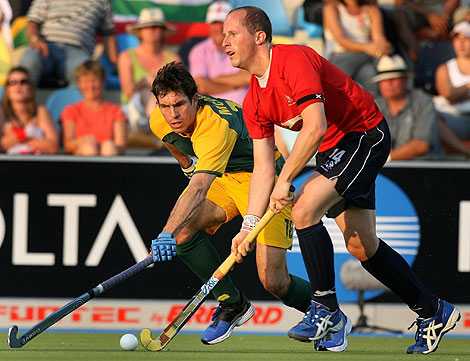 England's James Tindall (L) and Richard Mantell celebrate after scoring against South Africa during their Men's Field Hockey World Cup match at the Warsteiner Hockey Park stadium in Moenchengladbach September 13, 2006.