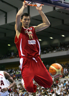 He's being called the next Yao Ming. Meet the internet-famous Chinese  basketball player with 'off-the-chart skill level