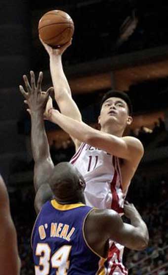 Yao Vs Shaq: Yao win