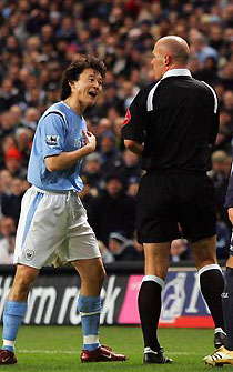 Sun Jihai appologises for red