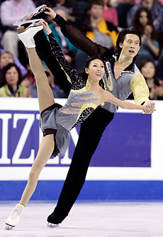 Pang, Tong win world pairs title