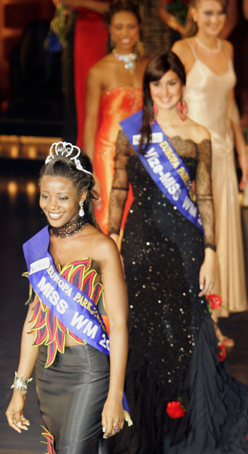 Beauties celebrate World Cup