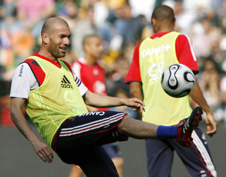 France preparing for a friendly game with China
