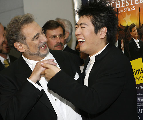 China's music prodigy plays for World Cup