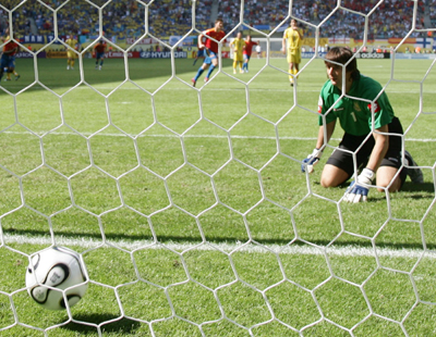 Spain trounce Ukraine 4-0