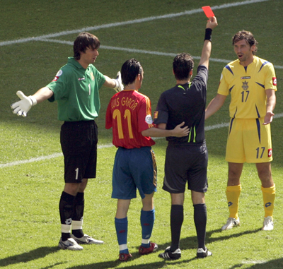 Spain trounce Ukraine 4-0