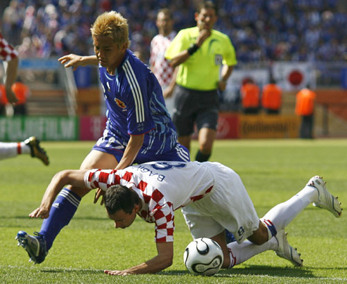 Kawaguchi saves Srna's penalty kick