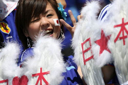 Kawaguchi saves Srna's penalty kick