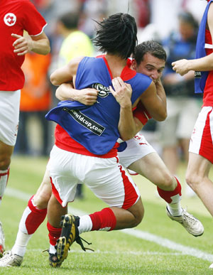 Switzerland edges togo 2-0