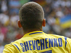 World Cup-Rebrov and Shevchenko back in old routine