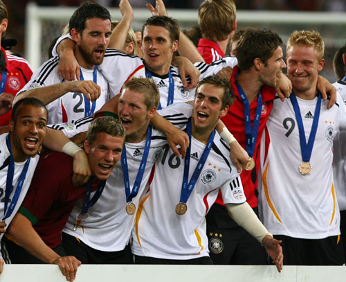 Germany smiles upon bronze