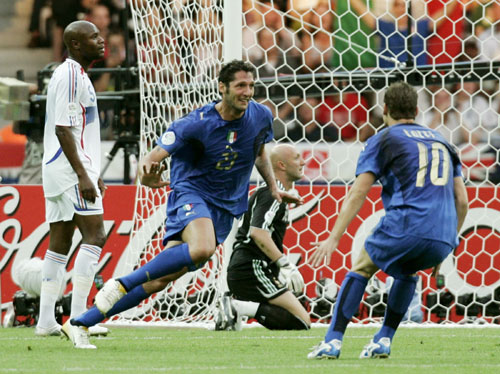 Italy wins the Cup, Zidane sent off