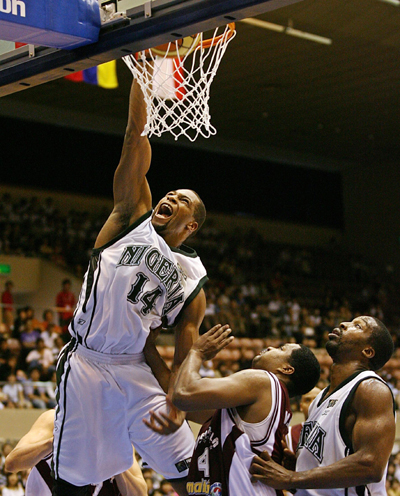 Diaz leads Venezuela past Nigeria at worlds