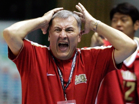 Jonas instructs Team China