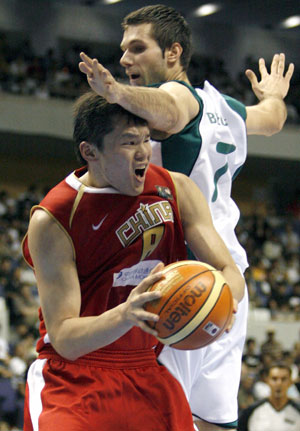 Wang Shipeng's buzzer shot lifts China over Slovenia 78-77