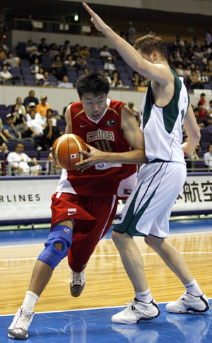 Wang Shipeng's buzzer shot lifts China over Slovenia 78-77