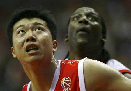 Yi spoils Wang's comeback in 104-98 opener victory