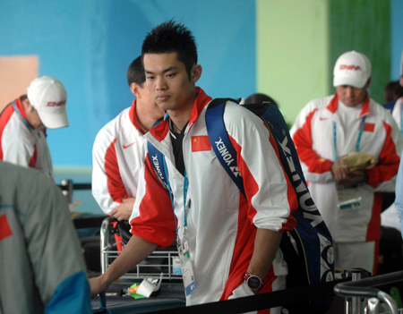 Badminton and gymnastics team arrive in Doha