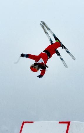 Li Nina crowned in women's aerials freestyle