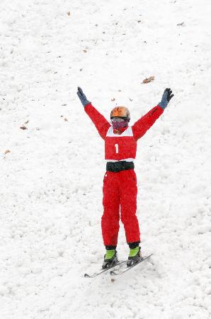 Li Nina crowned in women's aerials freestyle