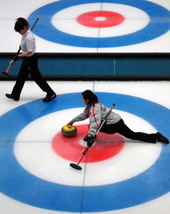 S.Korea egdes Japan to bag curling gold