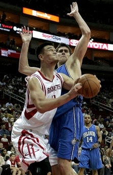 Yao scores 37 in Rockets' win over Magic